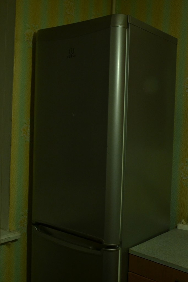 Невероятная цена на хороший холодильник Indesit 4